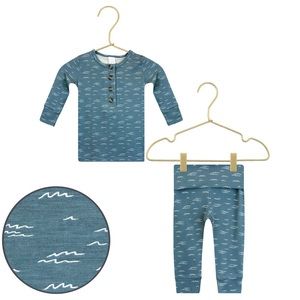 Lou Lou & Company Auggie NB Top + Bottoms with hat